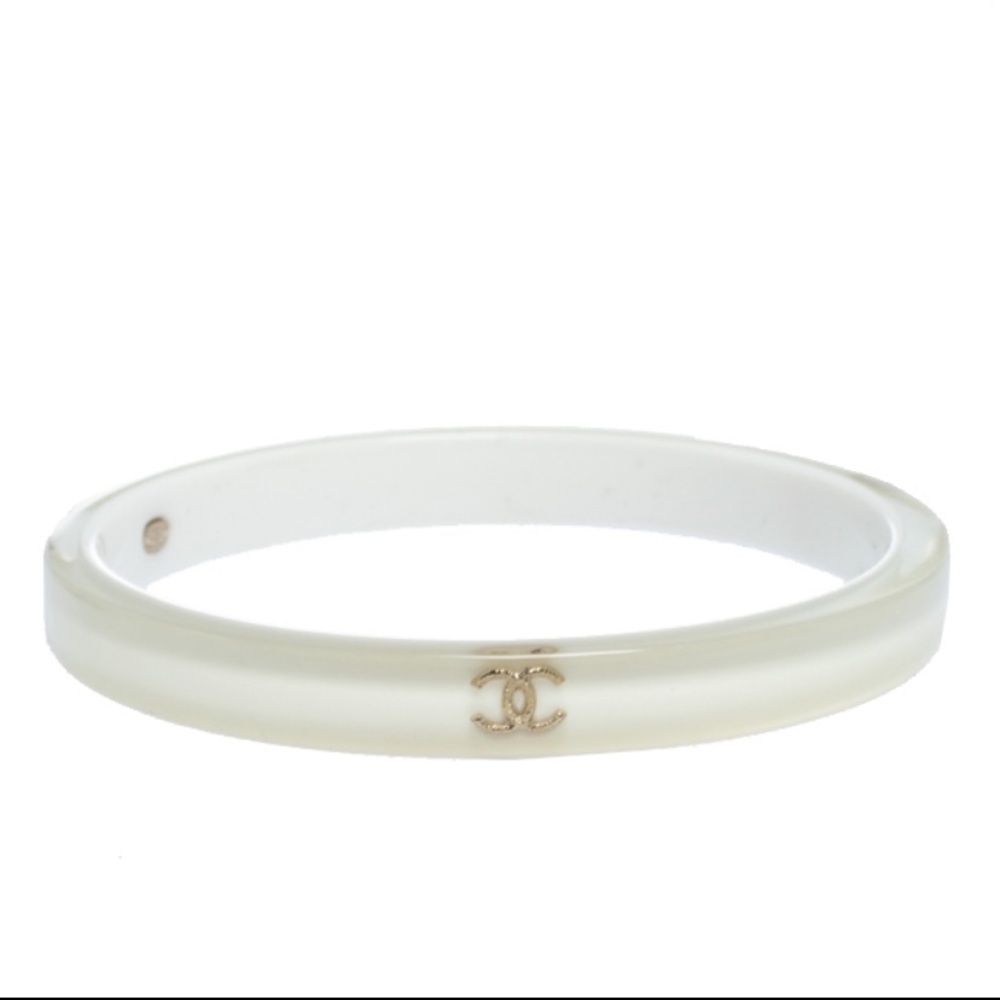 White resin CHANEL bangle